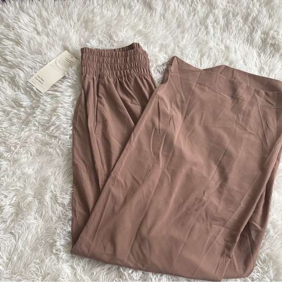 Vuori Women’s Villa Wideleg - Picture 6 of 9